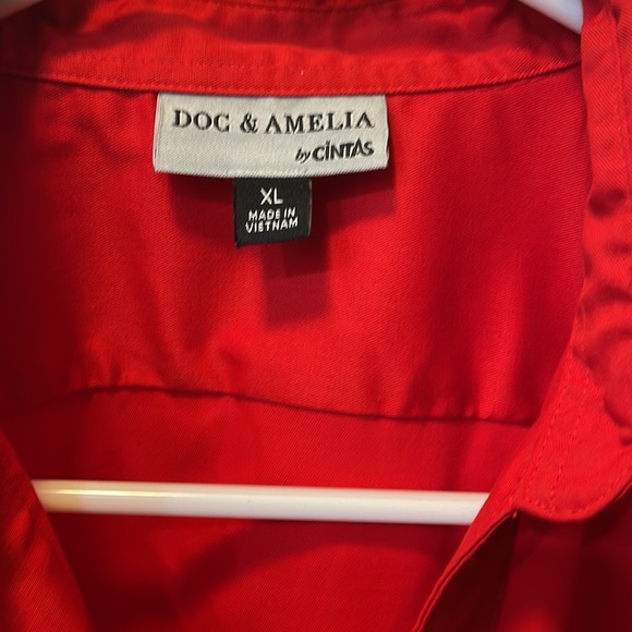 Doc & Amelia red button down top w/front pocket size XL - Picture 2 of 8